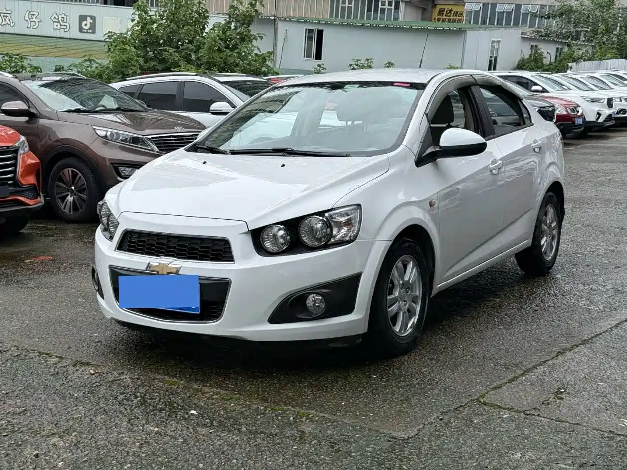 Chevrolet Aveo 2014 2011 Sedan 1.4L MT SE