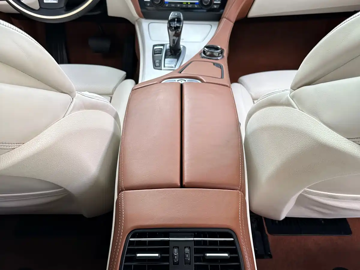 BMW 6 Series 2016 640i xDrive Gran Coupe фото 36