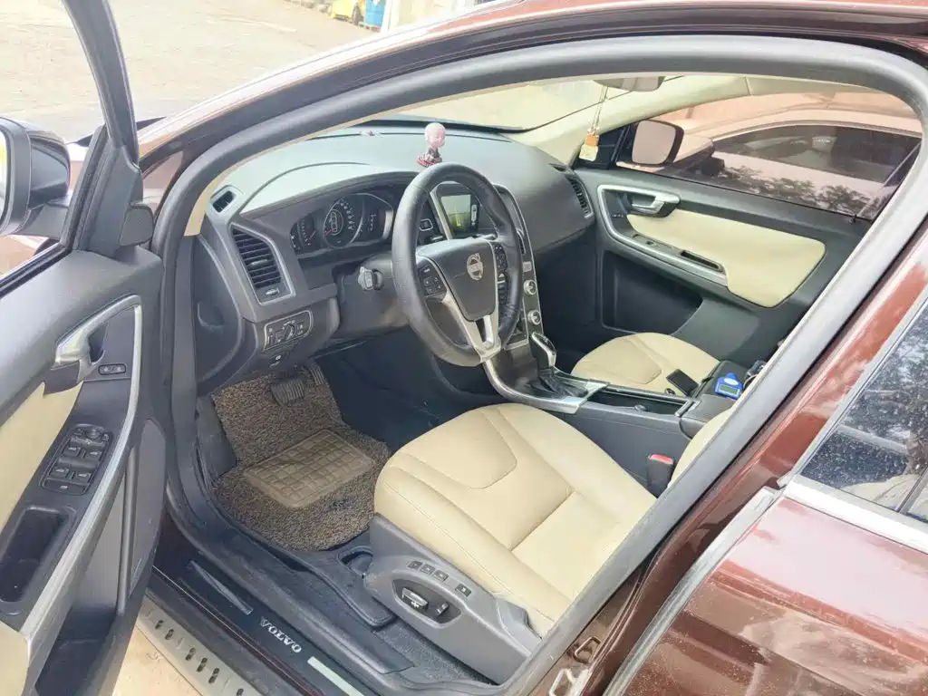 Volvo XC60 (Import) 2015 2014 T5 Zhiyi Edition