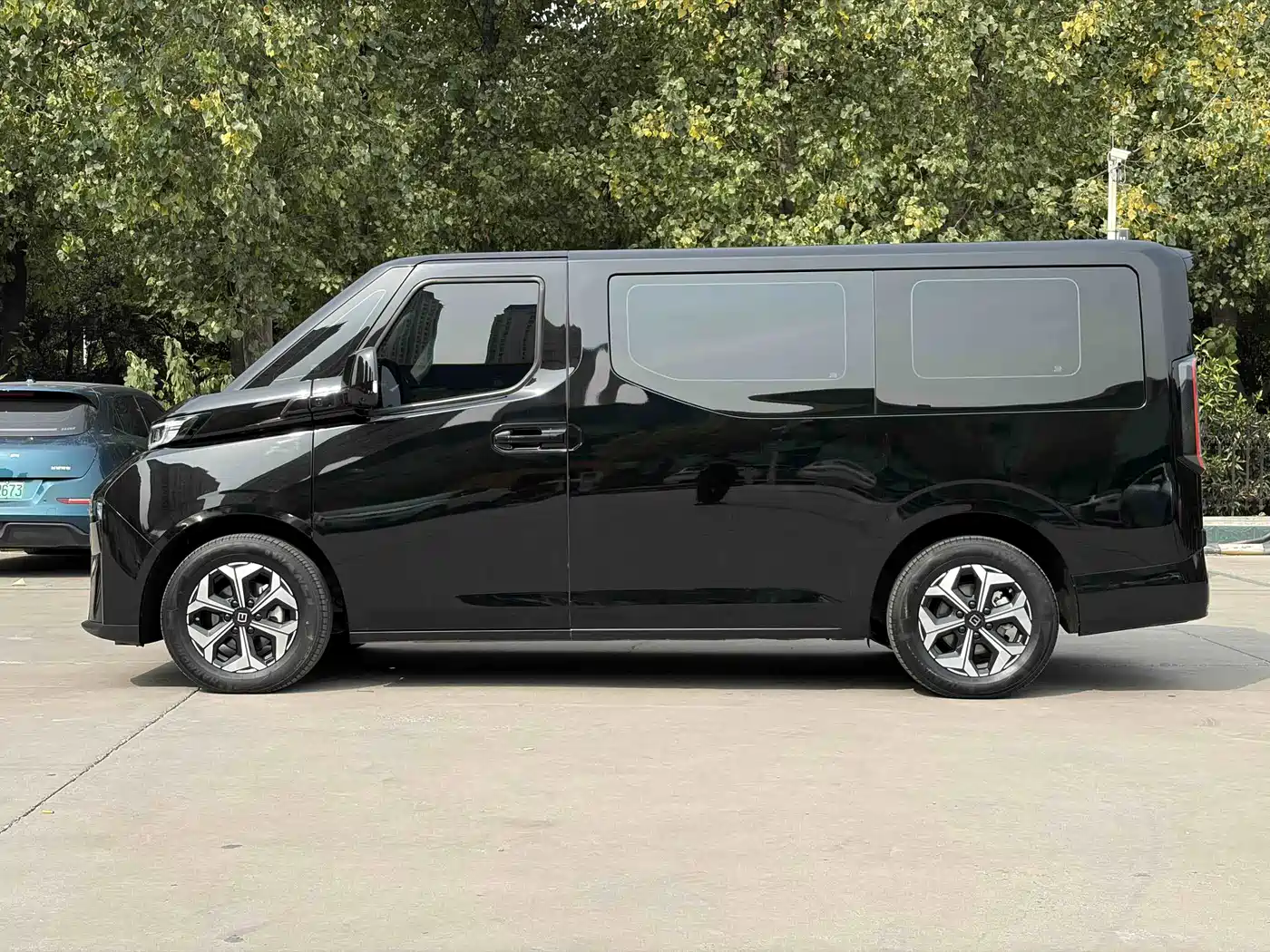 Yuan Cheng Geely Xingfu 2025 2024 Fortune Edition 68.03kWh (Complete Vehicle) 7-Seater