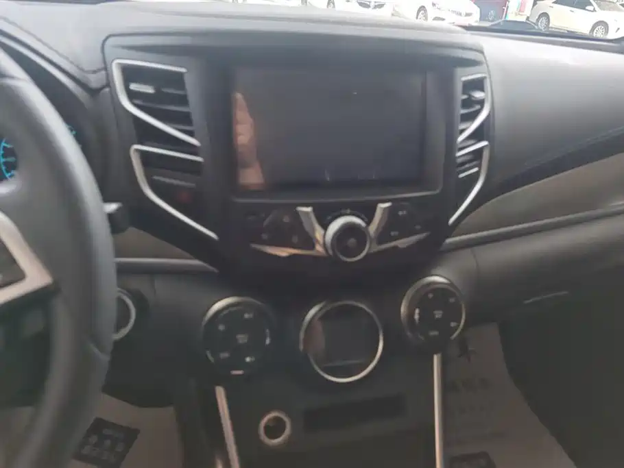BYD Song New Energy 2017 Song DM 1.5TID Full-time 4WD Premium фото 13