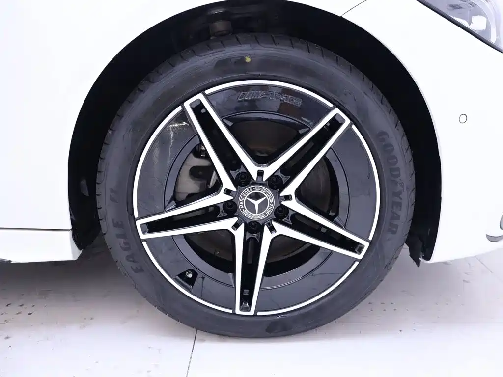 Фото 6 - Mercedes-Benz C-Class