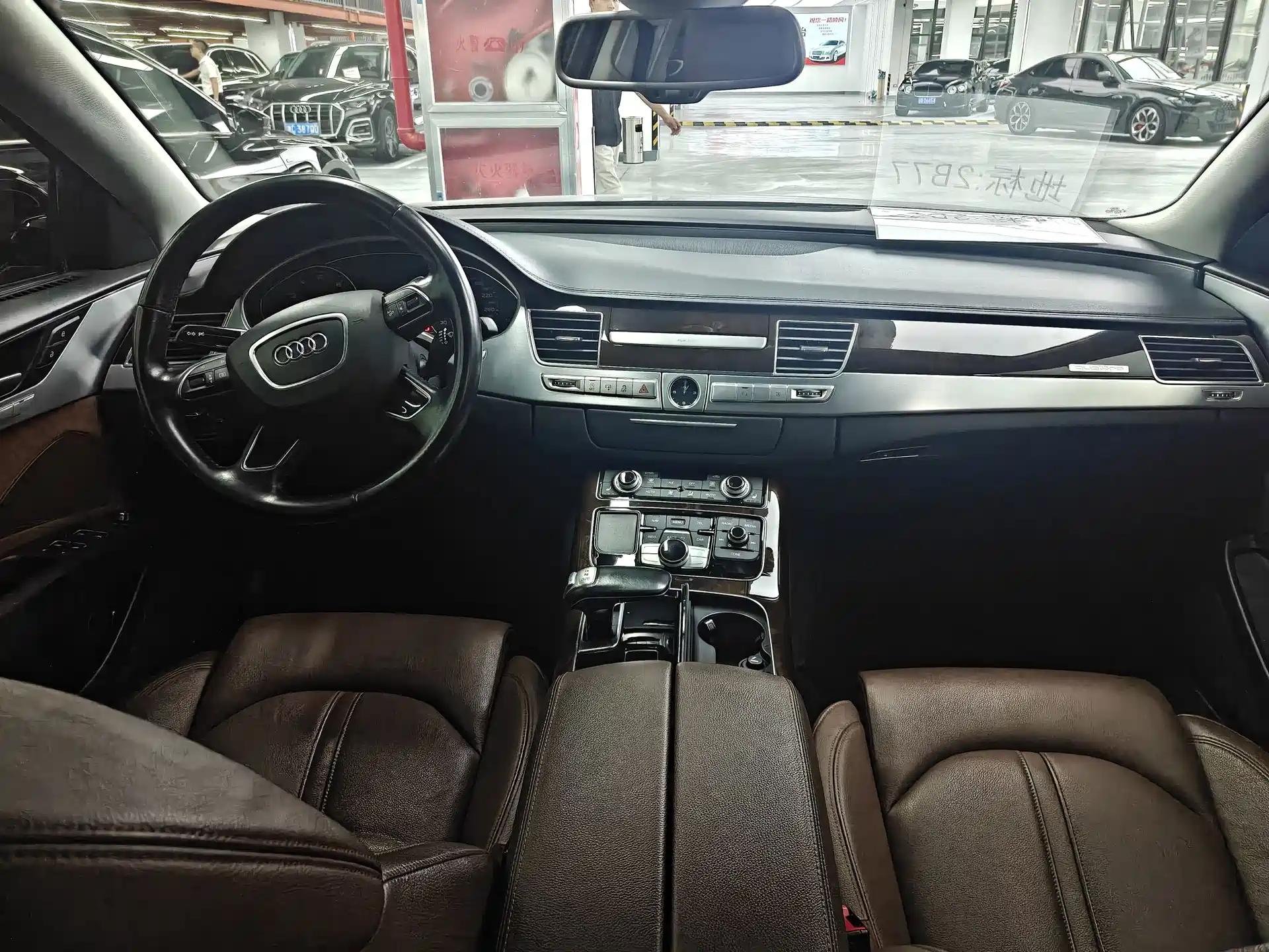 Photo 9 - Audi A8
