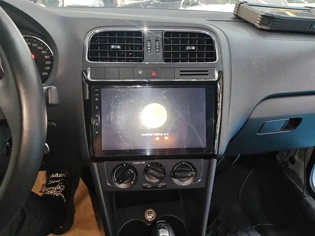 Volkswagen Polo 2016 1.6L Automatic Comfort фото 13