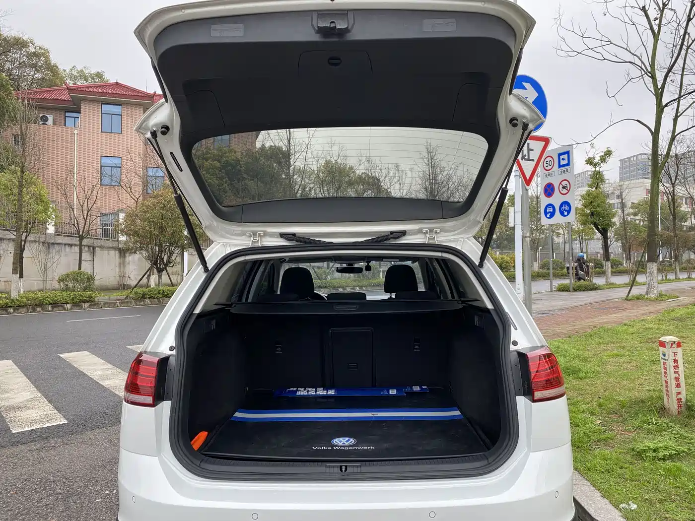 Volkswagen Golf (Import) 2019 1.8TSI Wagon фото 13