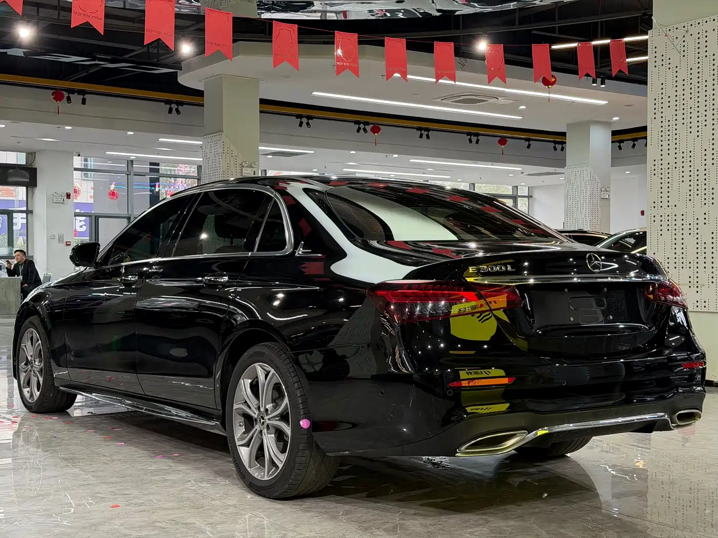 MERCEDES-BENZ E CLASS