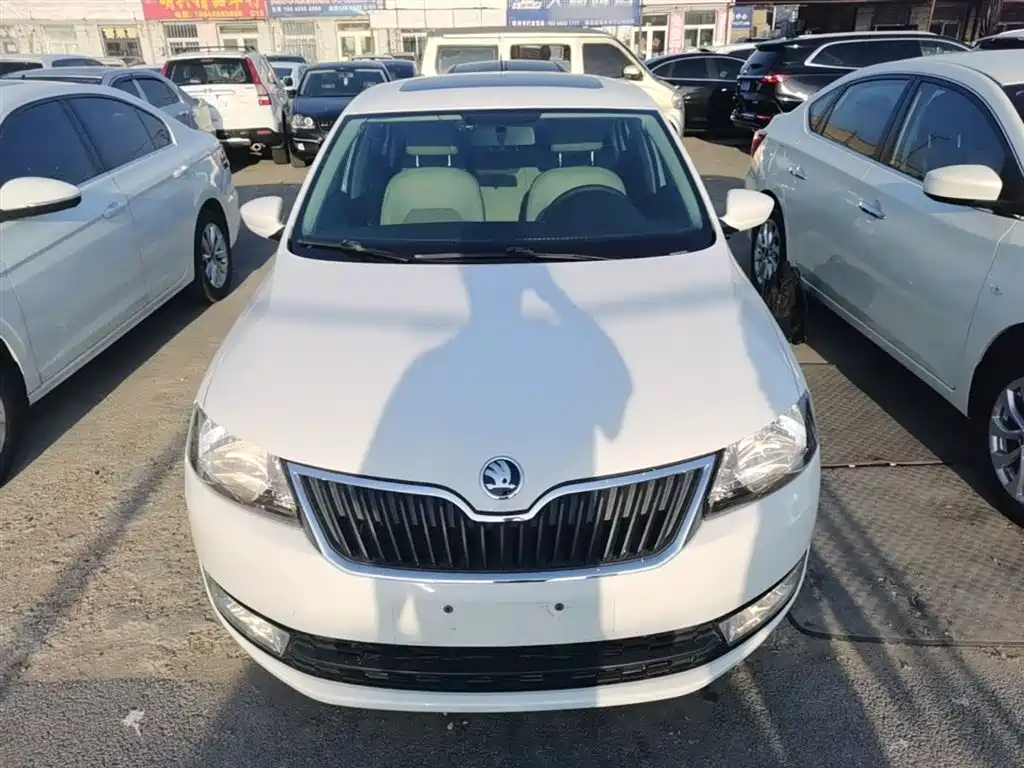 Škoda Rapid 2015 1.6L Automatic Smart Selection фото 3
