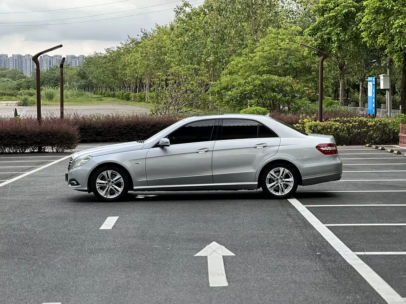 Фото 5 - Mercedes-Benz E-Class
