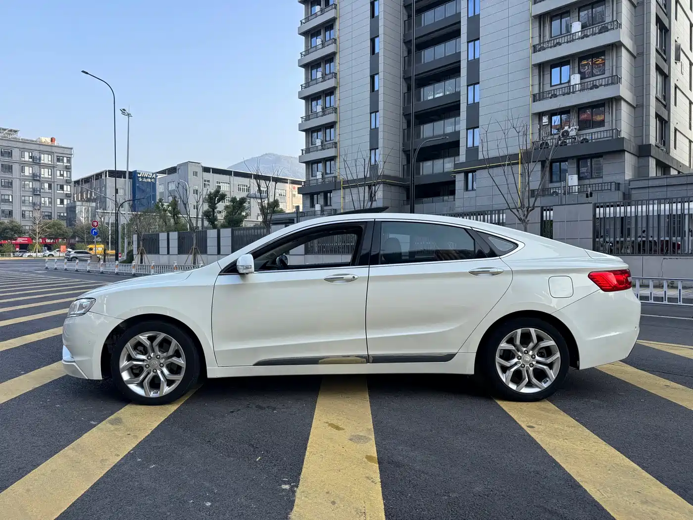 GEELY AUTOMOBILE BORUI