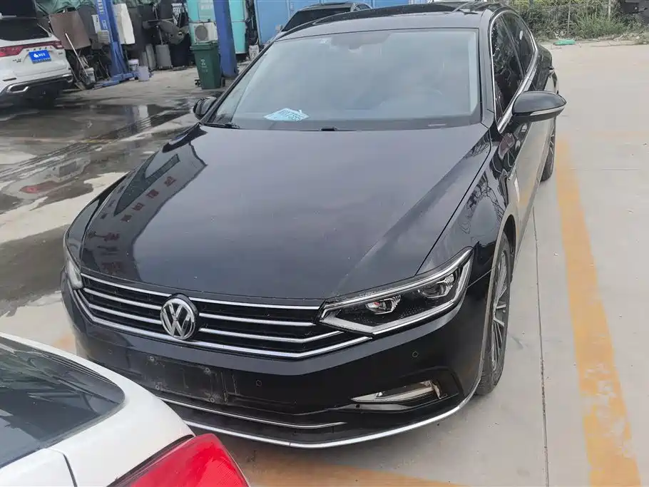 Volkswagen Magotan 2020 330TSI DSG Leading фото 2