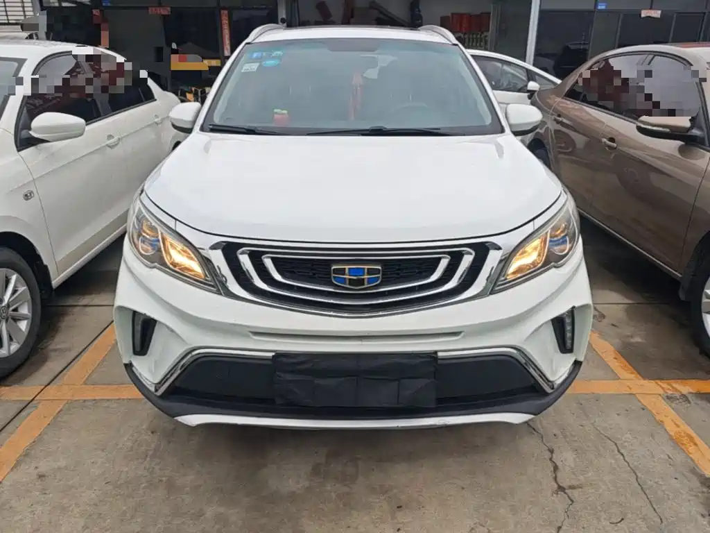 Фото 3 - Geely Vision X3