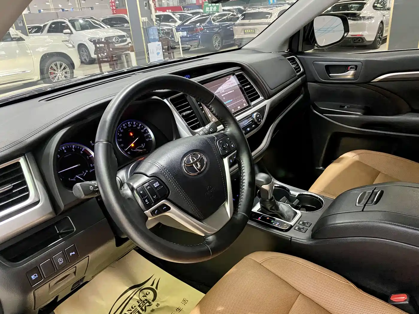 Toyota Highlander 2018 Model 2.0T 4WD Knight Edition 7-Seater China VI фото 15