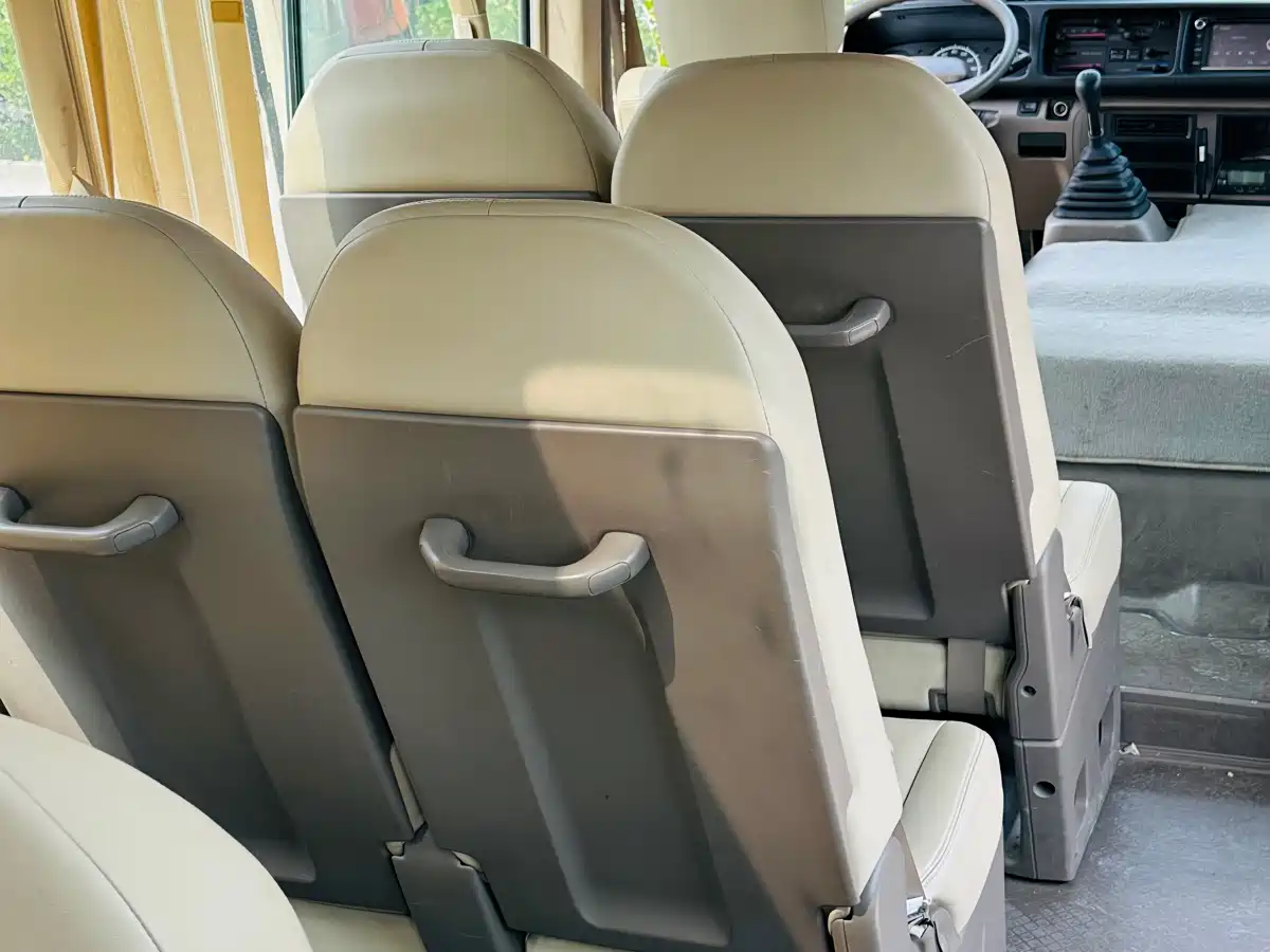 Toyota Coaster 2015 4.0L Premium Bus GRB53L-ZEMSK 23-seater Upgrade Edition фото 16