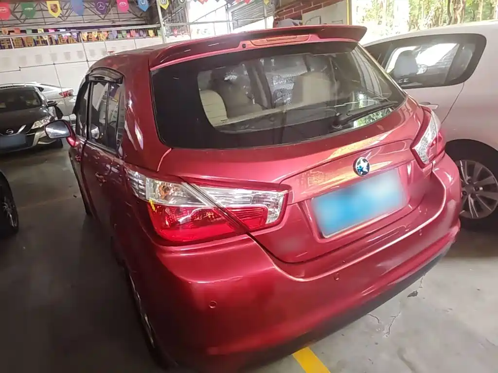 Venucia R50 2014 2013 1.6L Automatic Luxury Edition