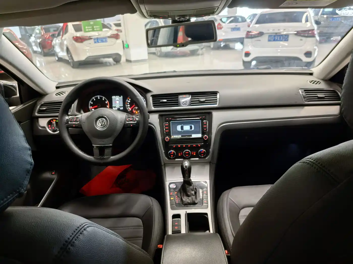 Volkswagen Passat 2014 1.8TSI DSG Executive Edition фото 7