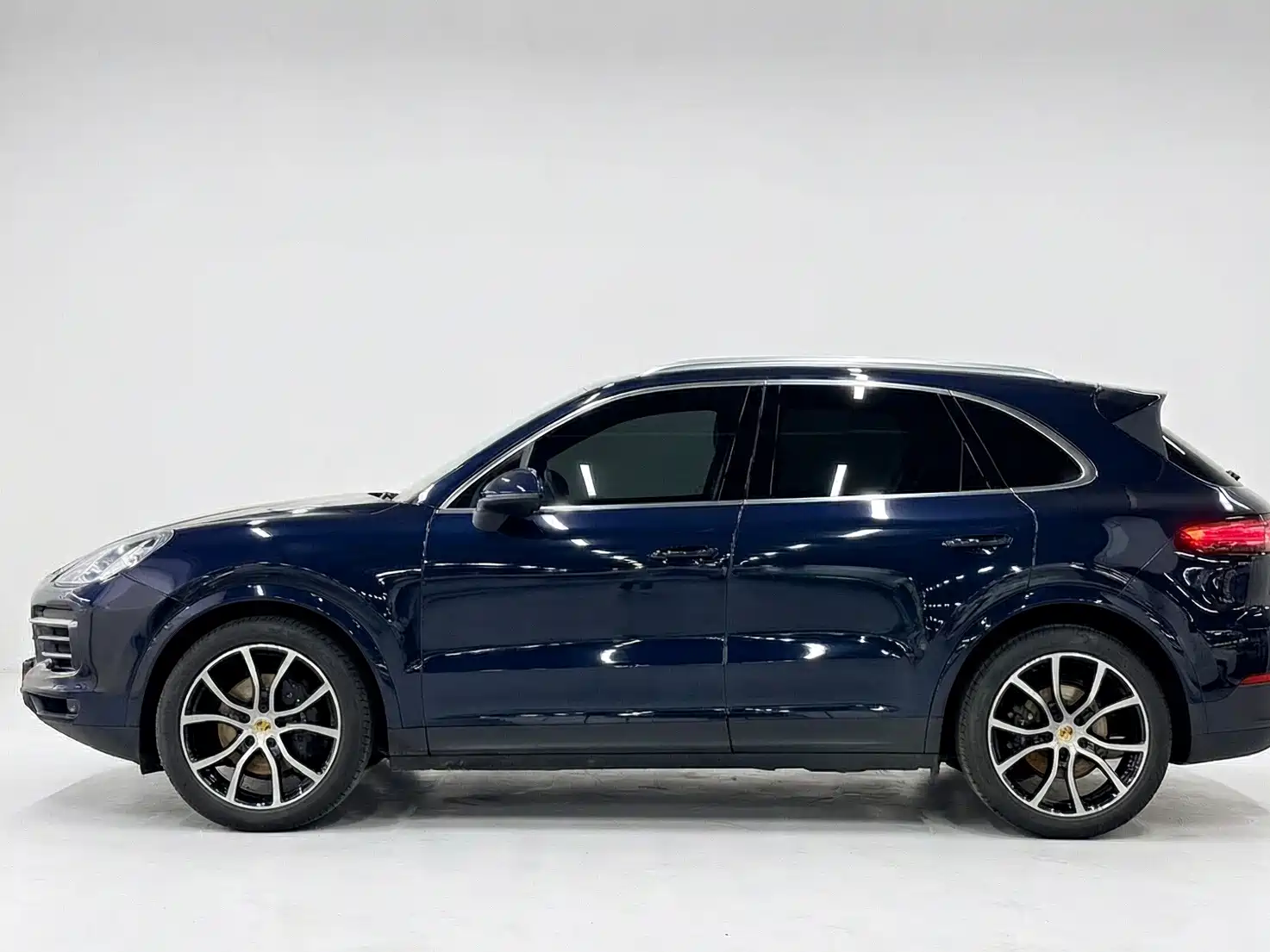 Photo 3 - Porsche Cayenne