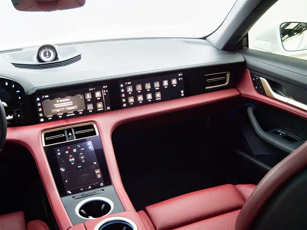 Porsche Taycan 2022 Facelift Taycan фото 20