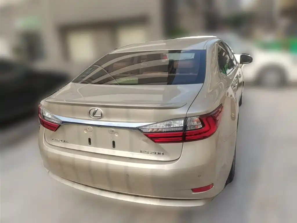 Lexus ES 2015 200 Elite Edition фото 10