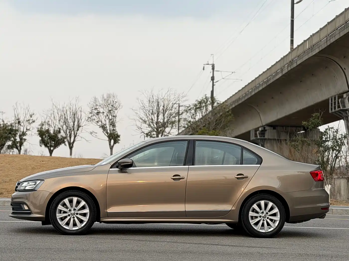 Volkswagen Sagitar 2015 230TSI Automatic Comfort фото 13
