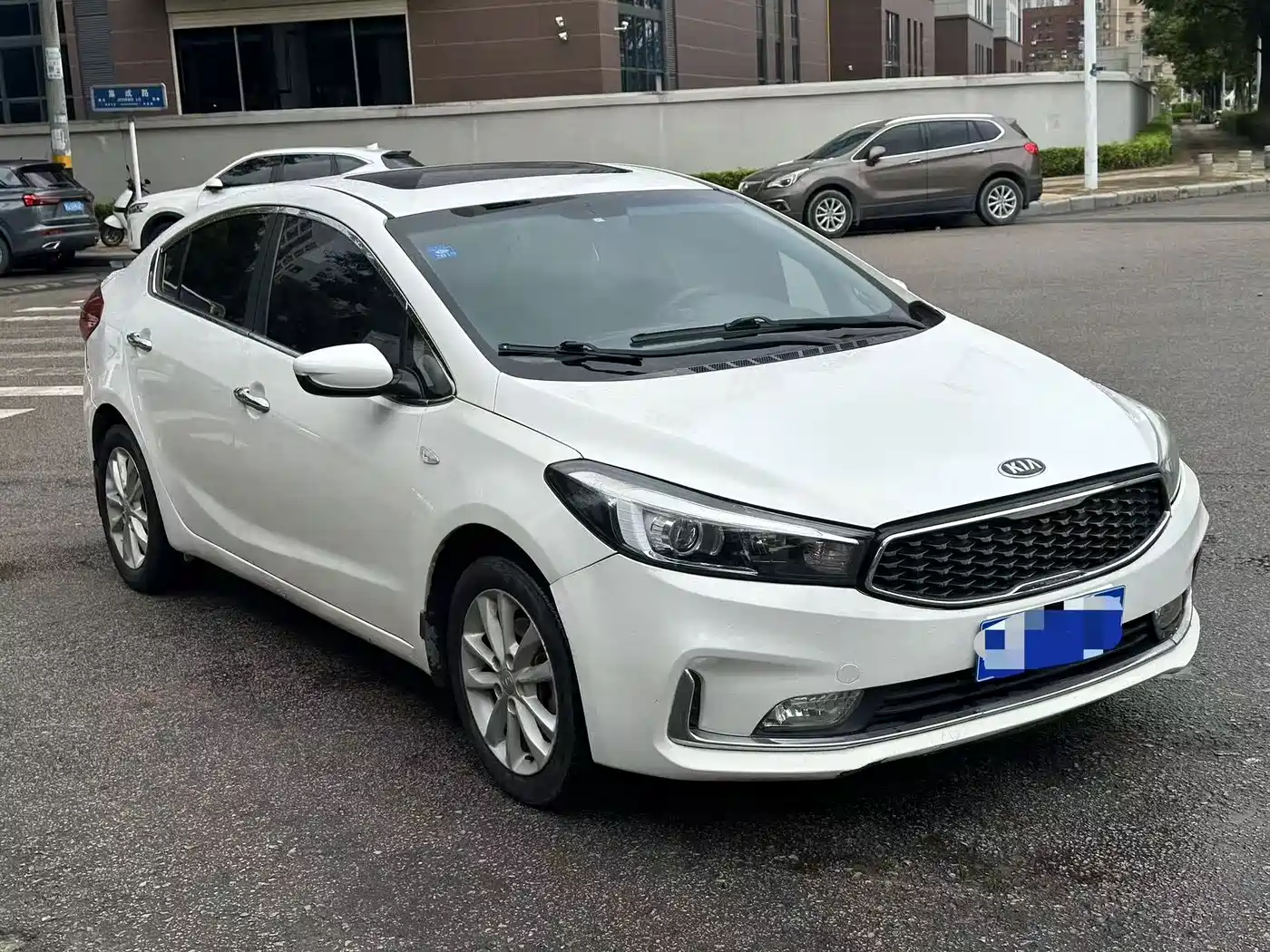 Photo 3 - Kia K3