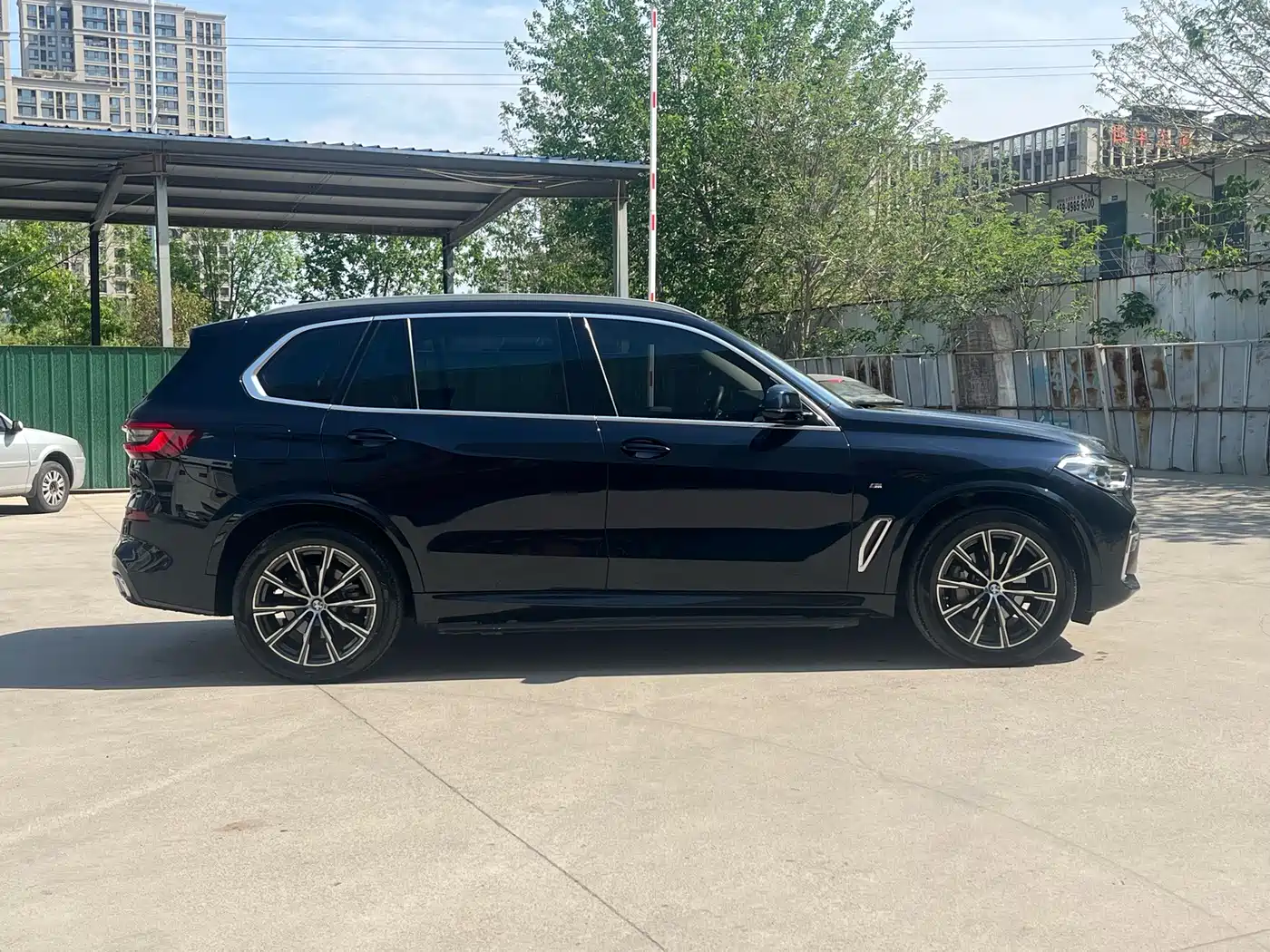 BMW X5 2023 xDrive 30Li Premium M Sport Package фото 7