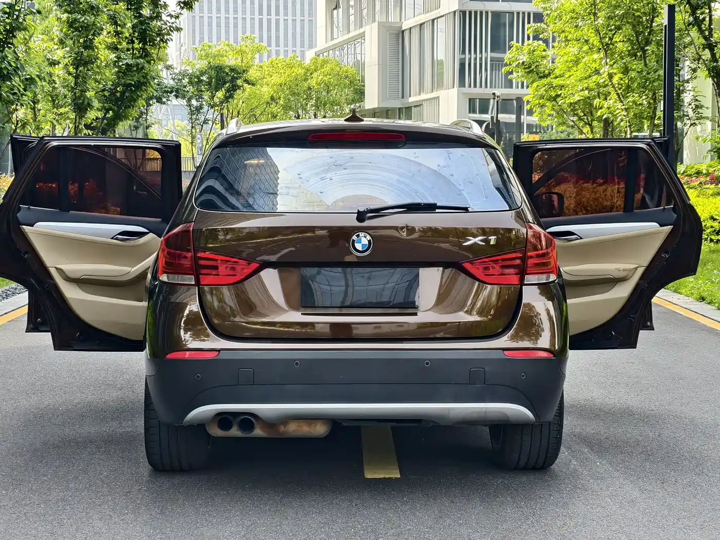 BMW X1 (Import) 2012 Model xDrive28i фото 4