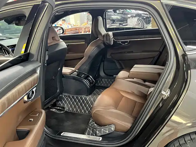 Volvo S90 2024 B5 Inscription Luxury Edition — фото 3