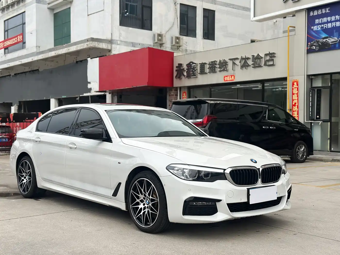 BMW 5 Series 2019 530Li Leading M Sport Package фото 3