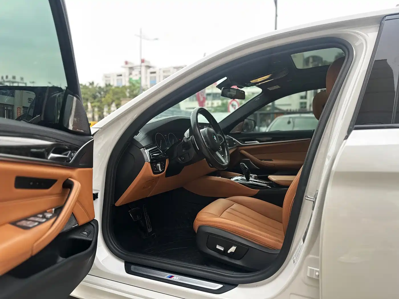 BMW 5 Series 2019 530Li Leading M Sport Package фото 8