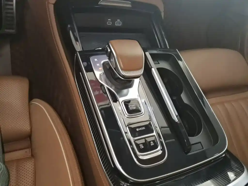 Hongqi H9 2025 2025 Facelift 2.0T 2WD Flagship Private Style Edition 5-seater
