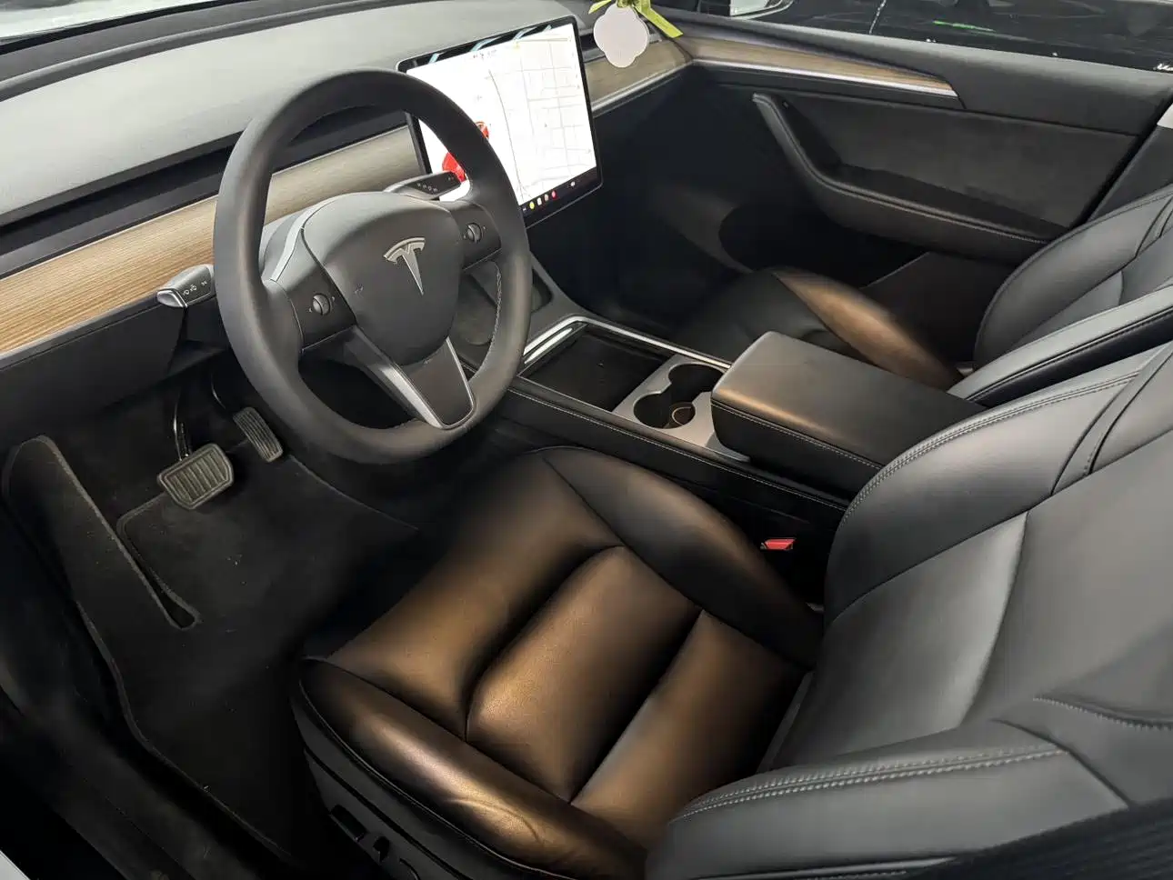 Photo 9 - Tesla Model Y
