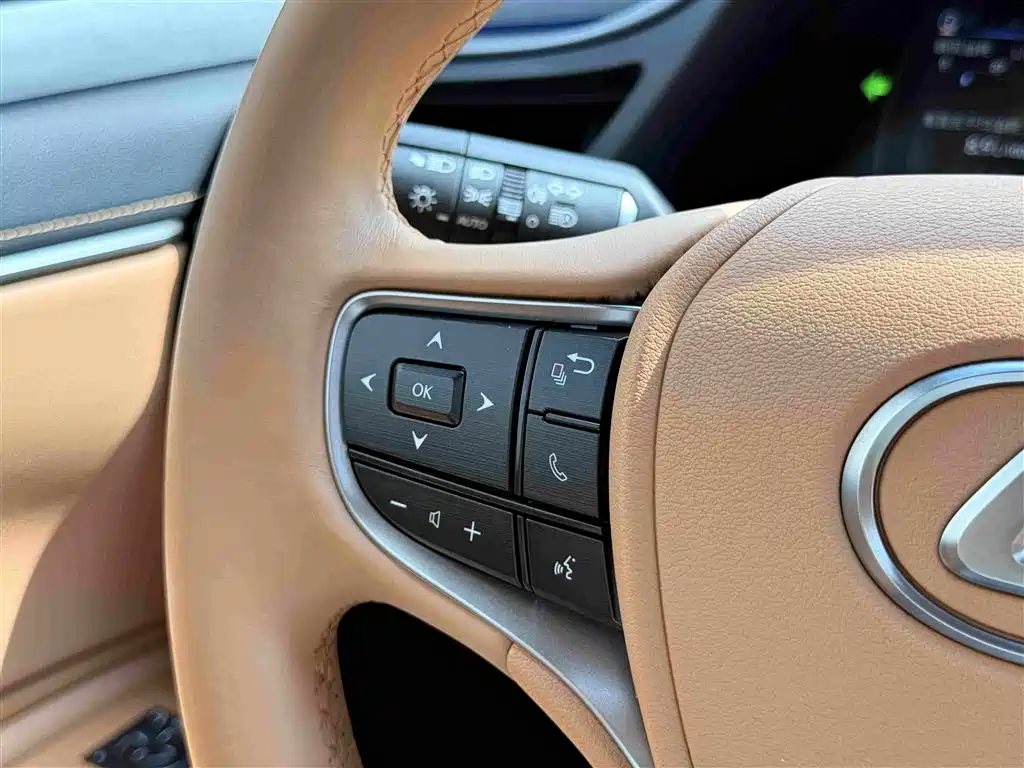 Lexus ES 2025 2025 200 Ultimate Edition