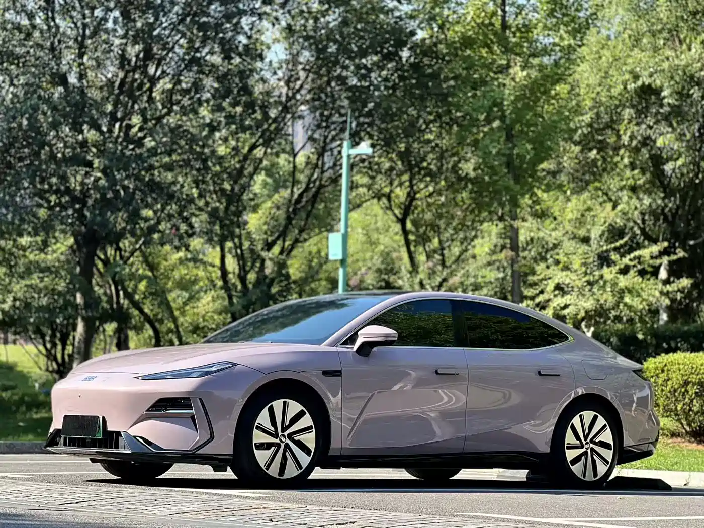 Geely Galaxy Galaxy E8