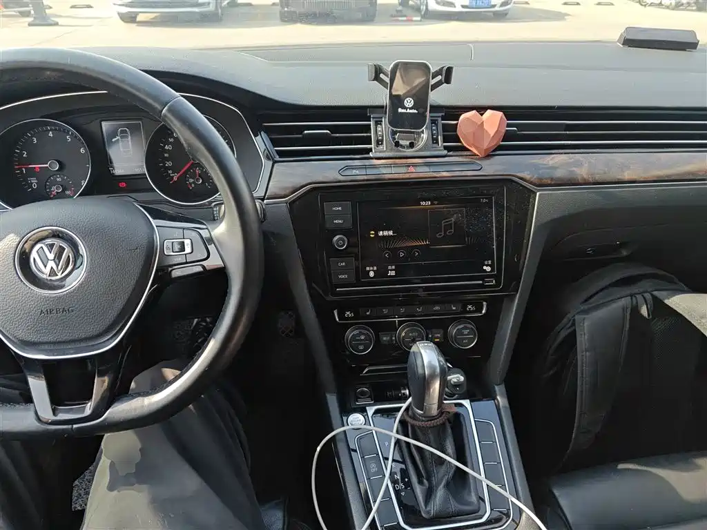 Volkswagen Magotan 2019 330TSI DSG Luxury China V фото 6