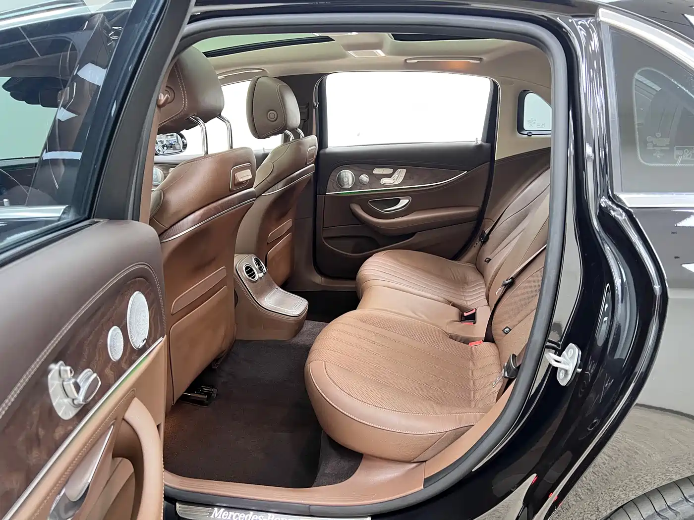 Mercedes-Benz E-Class 2021 E 300 L Premium фото 18