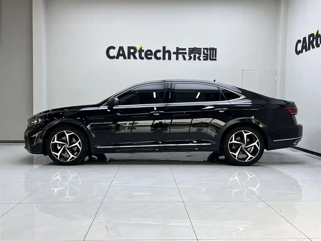 Volkswagen Passat 2024 330TSI Starlight Elite Edition фото 8