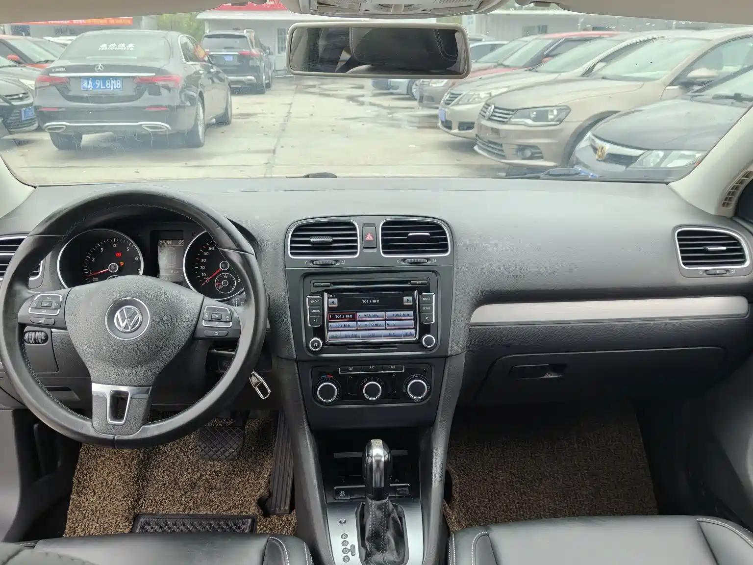 Фото 2 - Volkswagen Golf