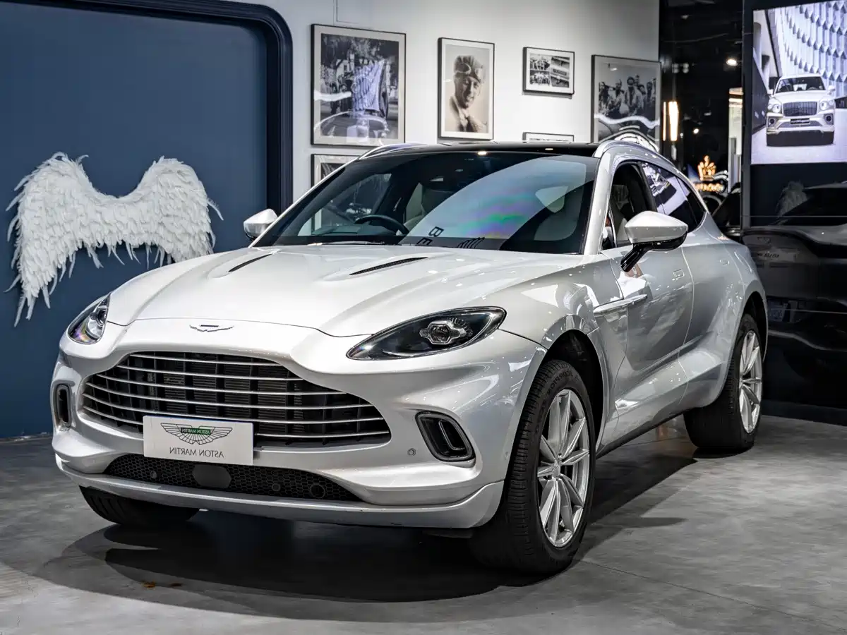 2023 Aston Martin DBX