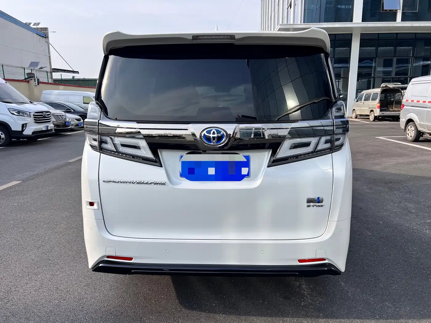 Toyota Vellfire 2021 Crown Hybrid 2.5L HV Luxury Edition фото 5