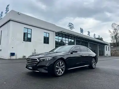 Mercedes-Benz E