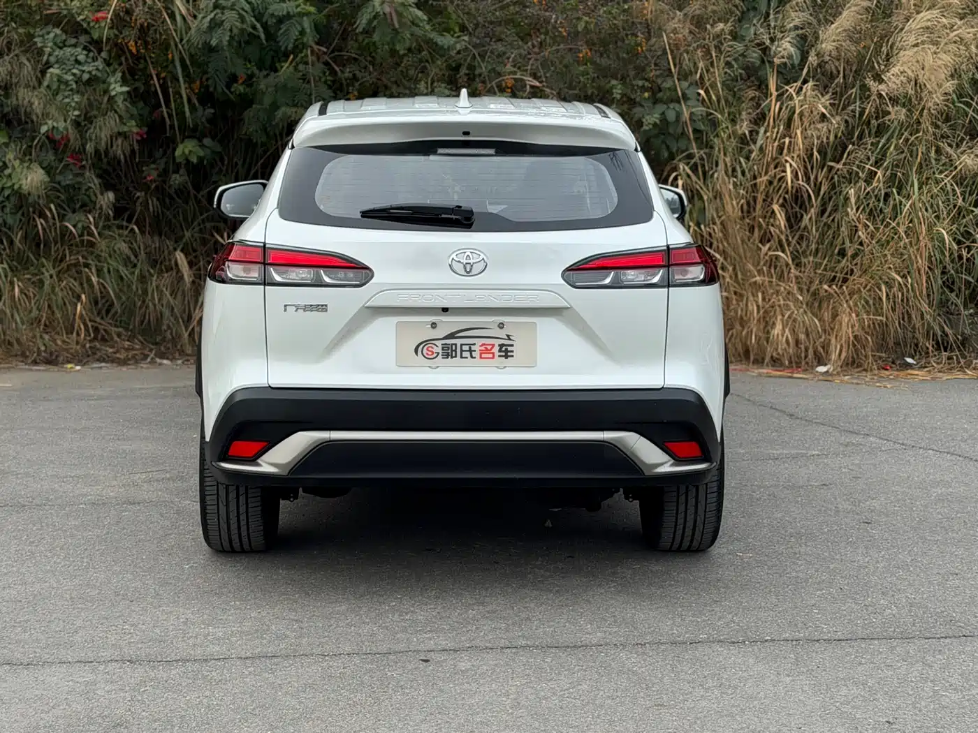 Toyota Frontlander 2022 2.0L CVT Luxury PLUS Edition фото 5