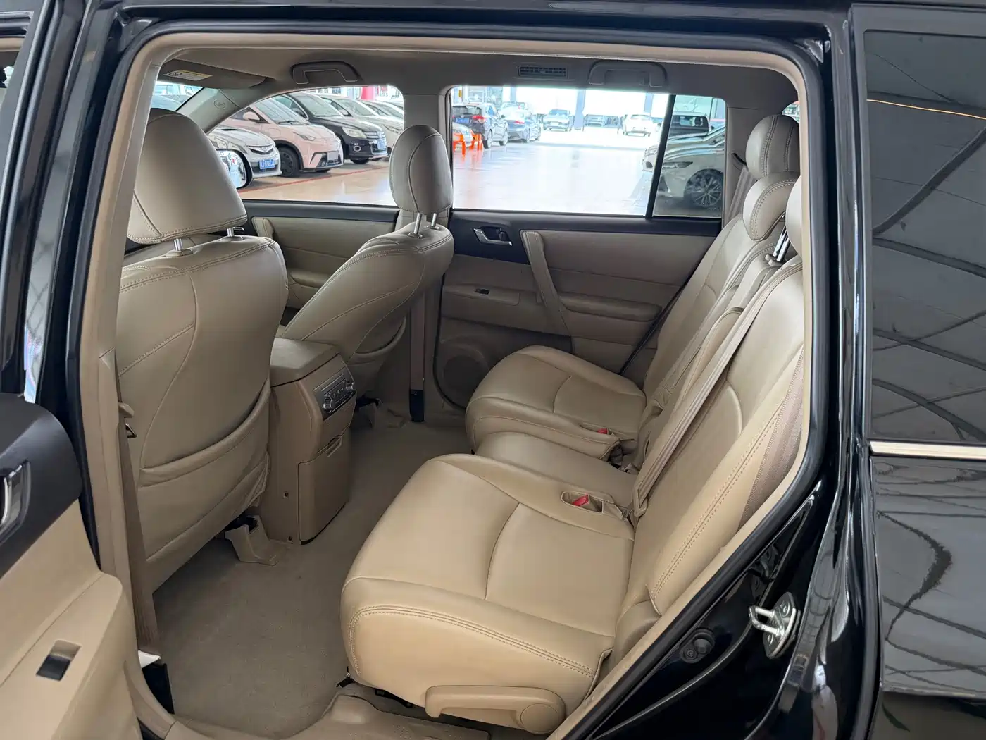 Фото 12 - Toyota Highlander