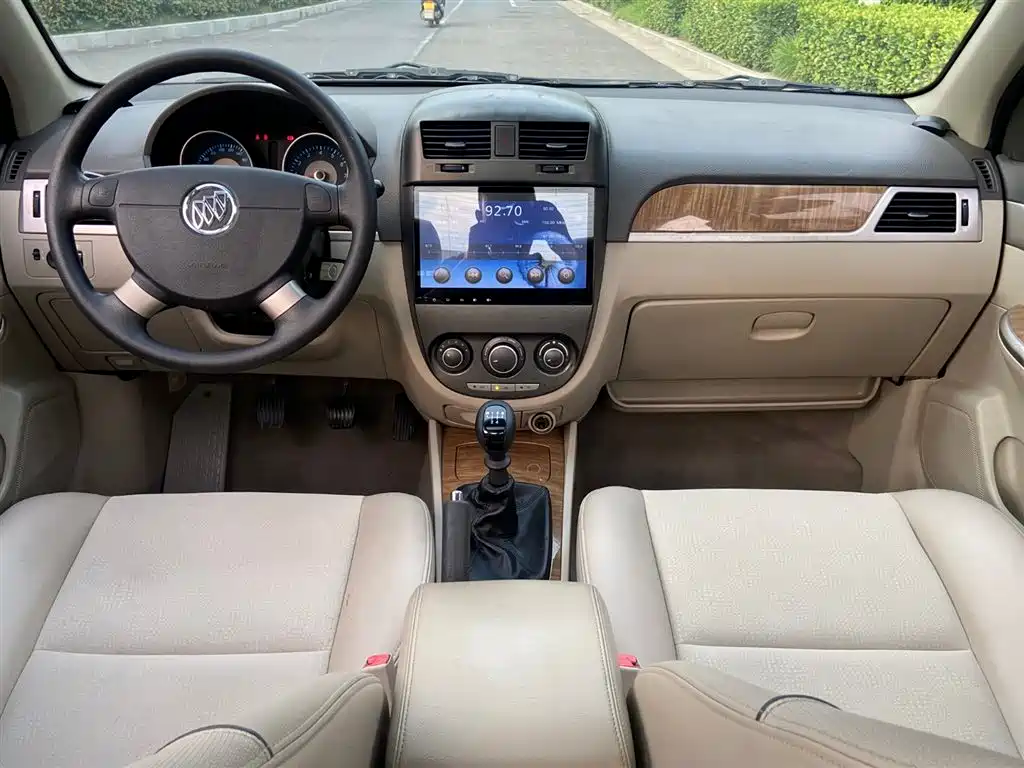 Buick Excelle 2015 1.5L Manual Classic фото 10