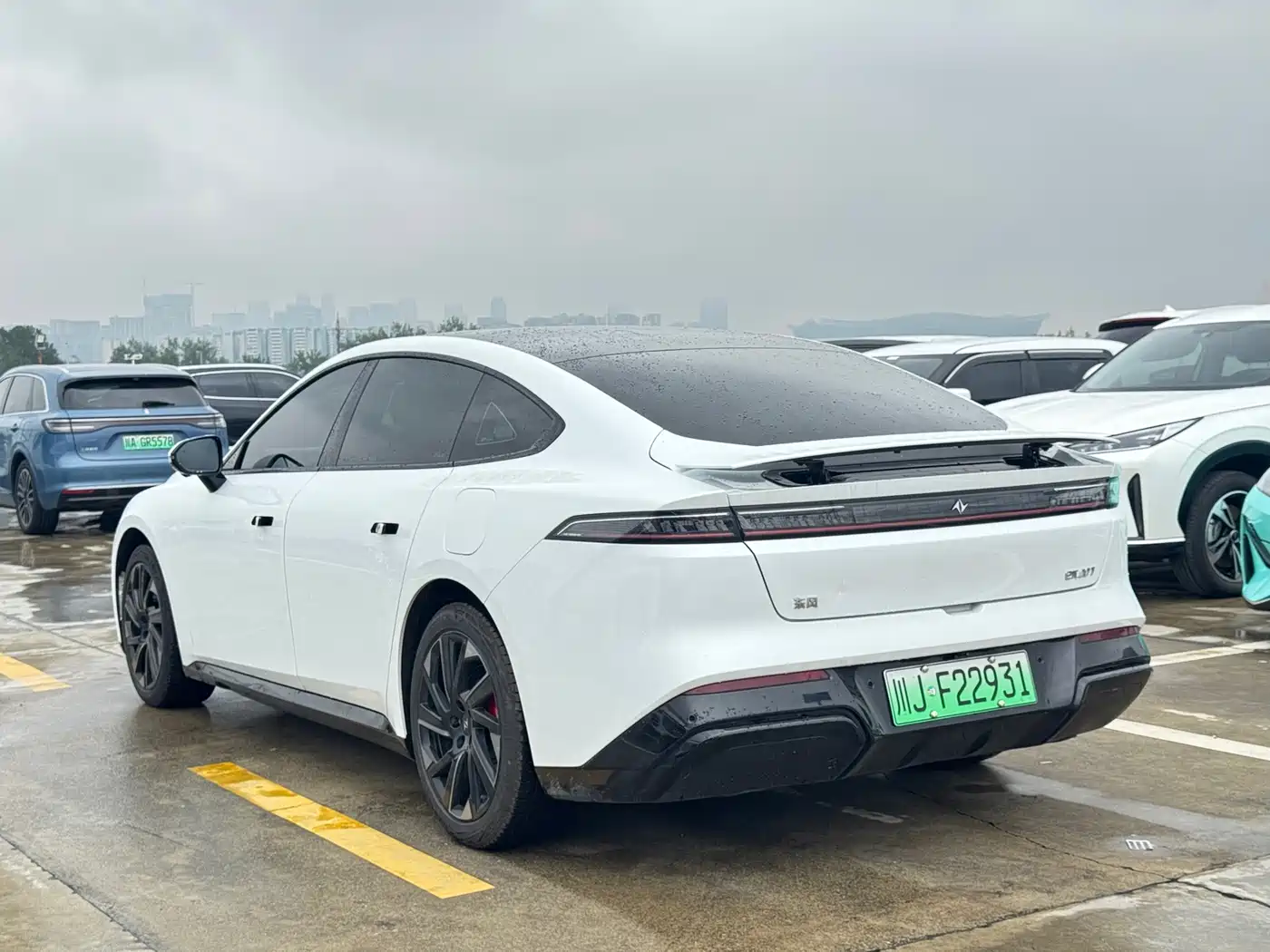Dongfeng Yipai eπ007 2024 2024 Model 200Pro Range Extender Version