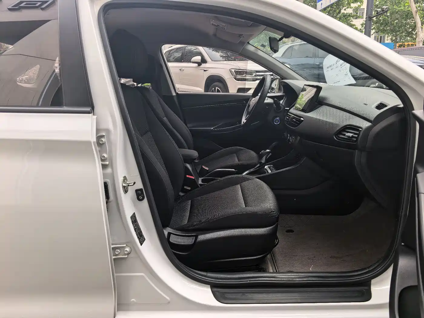 Hyundai Elantra 2018 1.6L Automatic Pleasing Edition GL China VI фото 15