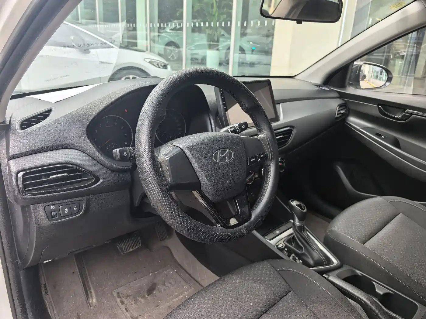 Hyundai Elantra 2018 1.6L Automatic Pleasing Edition GL China VI фото 6