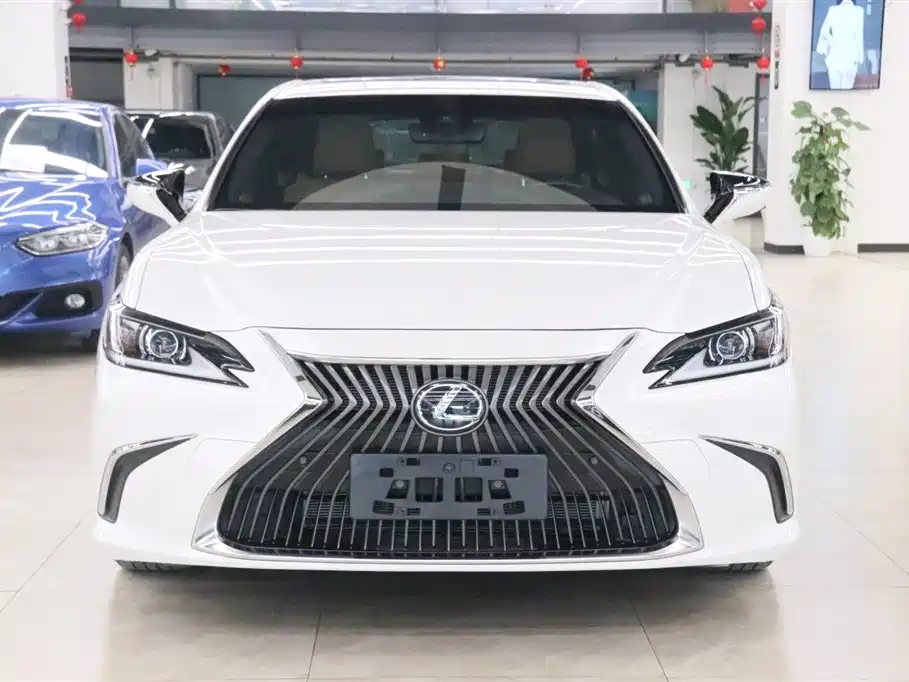 Lexus ES 2018 200 Excellence Edition China V фото 2