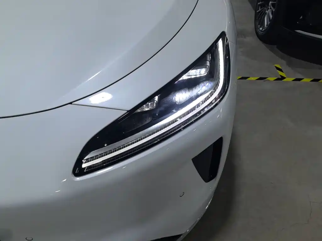 Photo 24 - Shangjie SUV