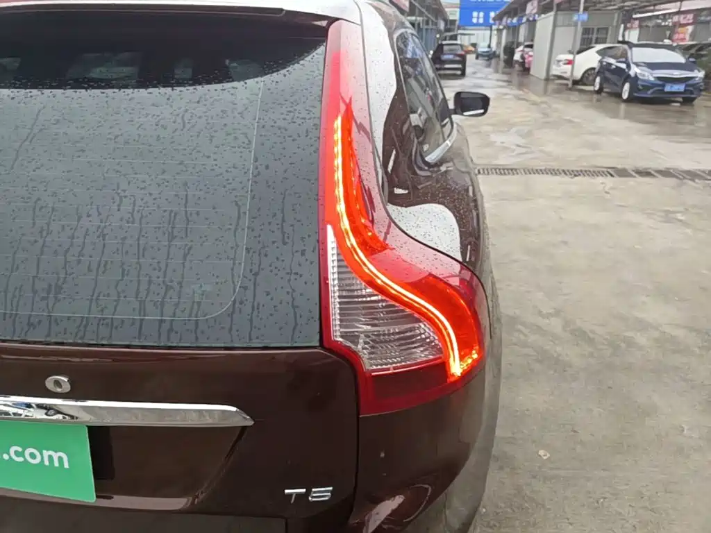 Photo 8 - Volvo XC60