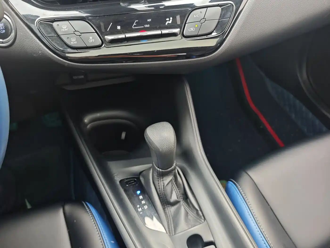 Toyota C-HR 2021 2.0L Luxury Edition фото 7